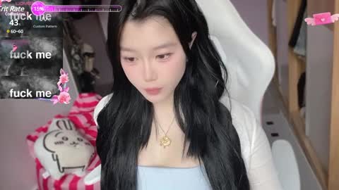 Snapshot of gorgeous_girl33 chatting on 02.26.25 gorgeous girl33 online show from 02.26.25