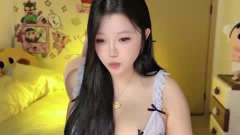 Snapshot of gorgeous_girl33 chatting on 10.08.25 gorgeous girl33 online show from 10.08.25