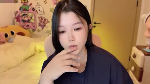 Snapshot of gorgeous_girl33 chatting on 10.24.25 gorgeous girl33 online show from 10.24.25