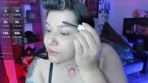 Snapshot of goth_stein chatting on 10.07.25 Engel   Please help me to reach 50 thumbs up online show from 10.07.25