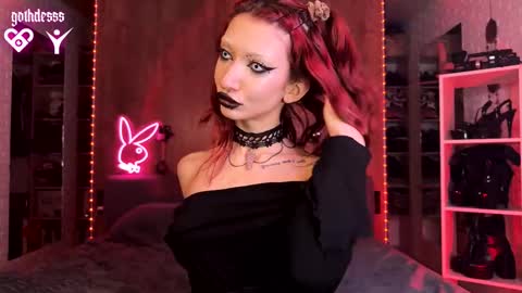    online show from 10.04.25