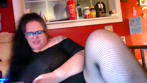 Snapshot of gothickmaiden chatting on 06.11.26 GothickMaiden online show from 06.11.26