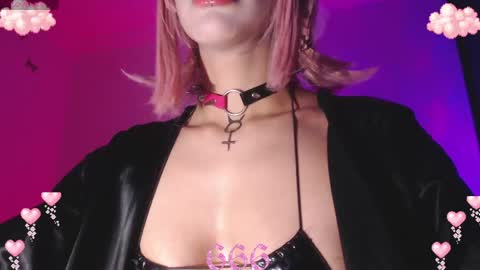 Snapshot of gothicute chatting on 04.20.26 online show from 04.20.26