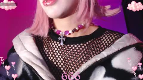 Snapshot of gothicute chatting on 05.02.26 online show from 05.02.26