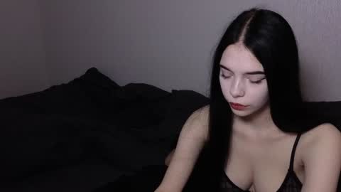 Snapshot of gothicxz chatting on 12.06.24 HIMORI AND LISAPVT NAKED online show from 12.06.24