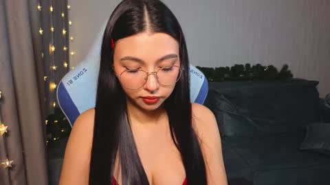 Snapshot of gothicxz chatting on 01.17.25 HIMORI AND LISAPVT NAKED online show from 01.17.25