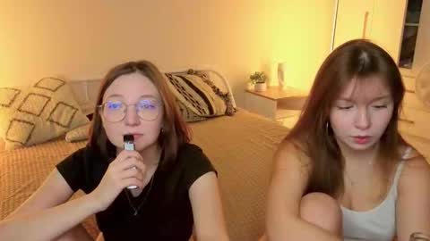 Snapshot of gothicxz chatting on 09.13.25 HIMORI AND LISAPVT NAKED online show from 09.13.25