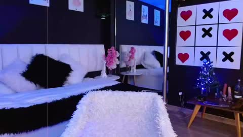 Meredith Alessandra online show from 12.11.24