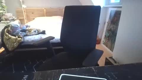 goura2000 online show from 02.23.26