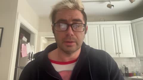 Snapshot of gr33nvap chatting on 02.25.26 Cuddleguy online show from 02.25.26