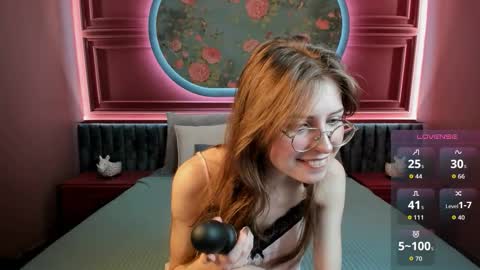 Snapshot of grace_blush chatting on 10.09.25 Grace online show from 10.09.25