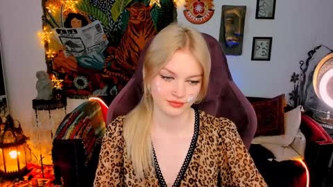 Grace Glamour online show from 12.13.24