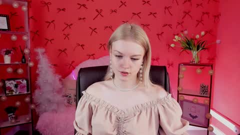 Grace Glamour online show from 12.15.24