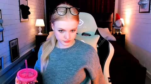 Grace Glamour online show from 01.14.25
