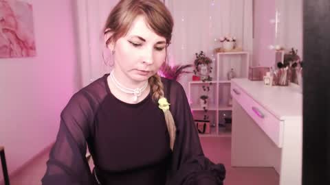 Snapshot of gracelure chatting on 01.15.25 Grace online show from 01.15.25