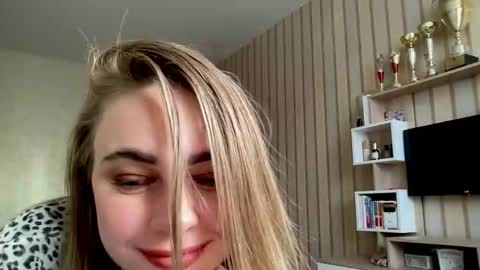 gracetorrezz online show from 10.20.25