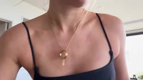 Gracie Mae online show from 10.11.25