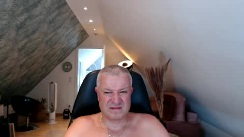 grau197077 online show from 06.30.26