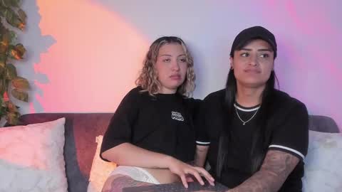 Snapshot of grave_duo chatting on 09.30.25 GRAVE DUO online show from 09.30.25