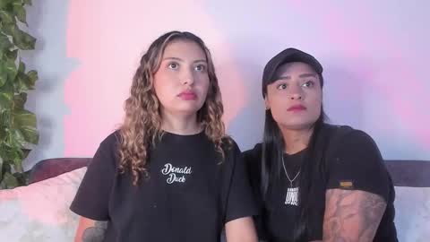 Snapshot of grave_duo chatting on 10.28.25 GRAVE DUO online show from 10.28.25