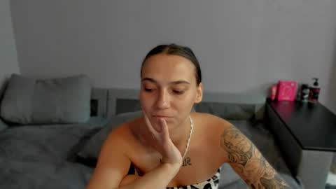 Anna online show from 04.28.26