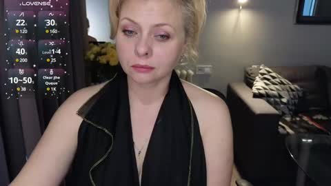 Snapshot of gray_swann chatting on 02.18.25 Ray online show from 02.18.25