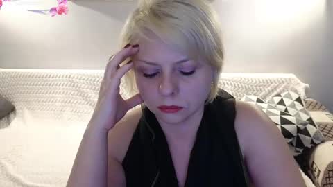 Snapshot of gray_swann chatting on 03.05.25 Ray online show from 03.05.25