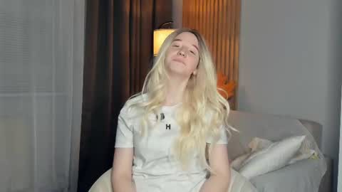 Scarlet online show from 07.11.26