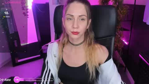 Snapshot of graycewild chatting on 02.27.25 GrayceWild online show from 02.27.25