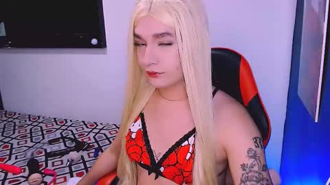 Snapshot of grecia_9inchs chatting on 10.21.25 grecia_9inchs online show from 10.21.25