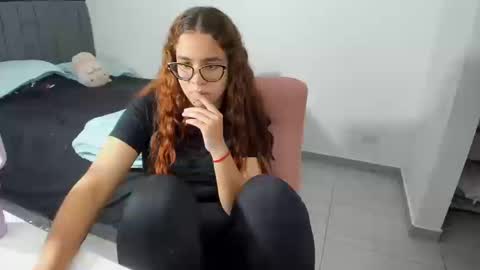GreciaRuiz online show from 10.15.25