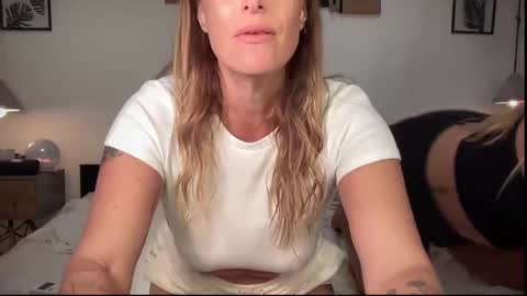 Green Eyed Goddess online show from 02.28.25