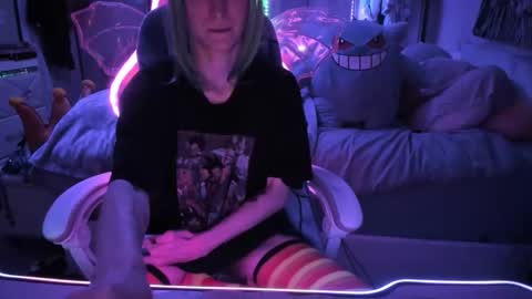 GreenEyedLovexo online show from 10.25.25