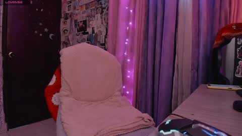 Snapshot of greenwine_gh chatting on 01.07.25 Medussa online show from 01.07.25