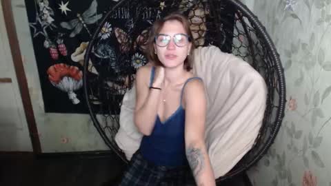 Snapshot of greenwitch9 chatting on 10.01.25 Lina online show from 10.01.25