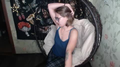 Snapshot of greenwitch9 chatting on 10.02.25 Lina online show from 10.02.25