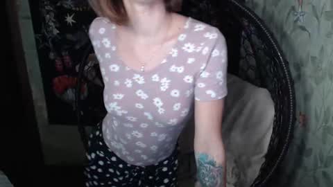 Snapshot of greenwitch9 chatting on 10.11.25 Lina online show from 10.11.25