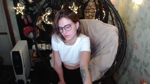 Snapshot of greenwitch9 chatting on 10.13.25 Lina online show from 10.13.25