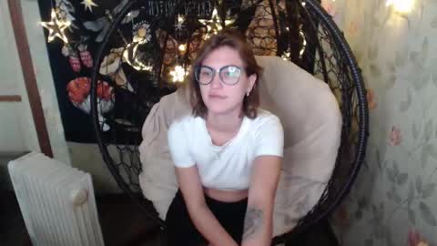 Snapshot of greenwitch9 chatting on 10.14.25 Lina online show from 10.14.25