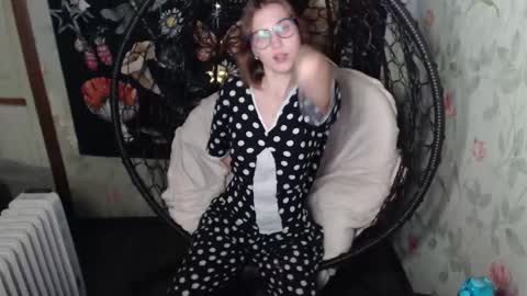 Snapshot of greenwitch9 chatting on 10.16.25 Lina online show from 10.16.25