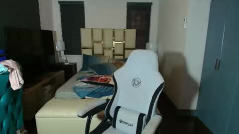 Snapshot of greta_v chatting on 01.07.26 greta_v online show from 01.07.26