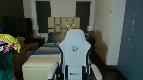 Snapshot of greta_v chatting on 01.13.26 greta_v online show from 01.13.26