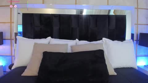 Greta Velvet  online show from 09.14.25