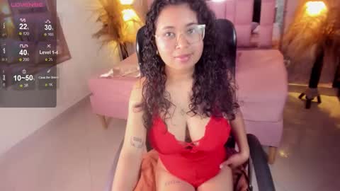 Snapshot of griselle_rousse chatting on 10.19.25    online show from 10.19.25