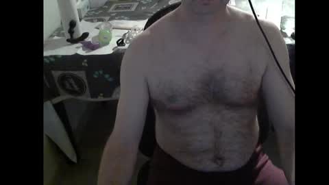 Snapshot of guess91 chatting on 10.28.25 Guess91 online show from 10.28.25