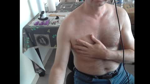 Snapshot of guess91 chatting on 11.02.25 Guess91 online show from 11.02.25