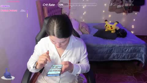 Snapshot of guinivere_blake chatting on 02.17.25 Hello Im Julieta Im 25 years old welcome to my room have fun and be happy. online show from 02.17.25