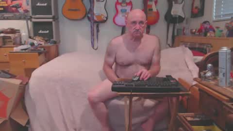 Snapshot of guitarsexgod chatting on 02.17.25 Mario online show from 02.17.25