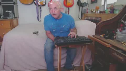 Snapshot of guitarsexgod chatting on 02.27.25 Mario online show from 02.27.25