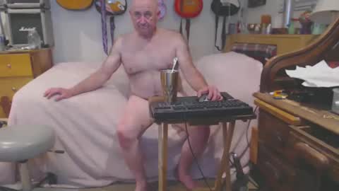 Snapshot of guitarsexgod chatting on 02.28.25 Mario online show from 02.28.25